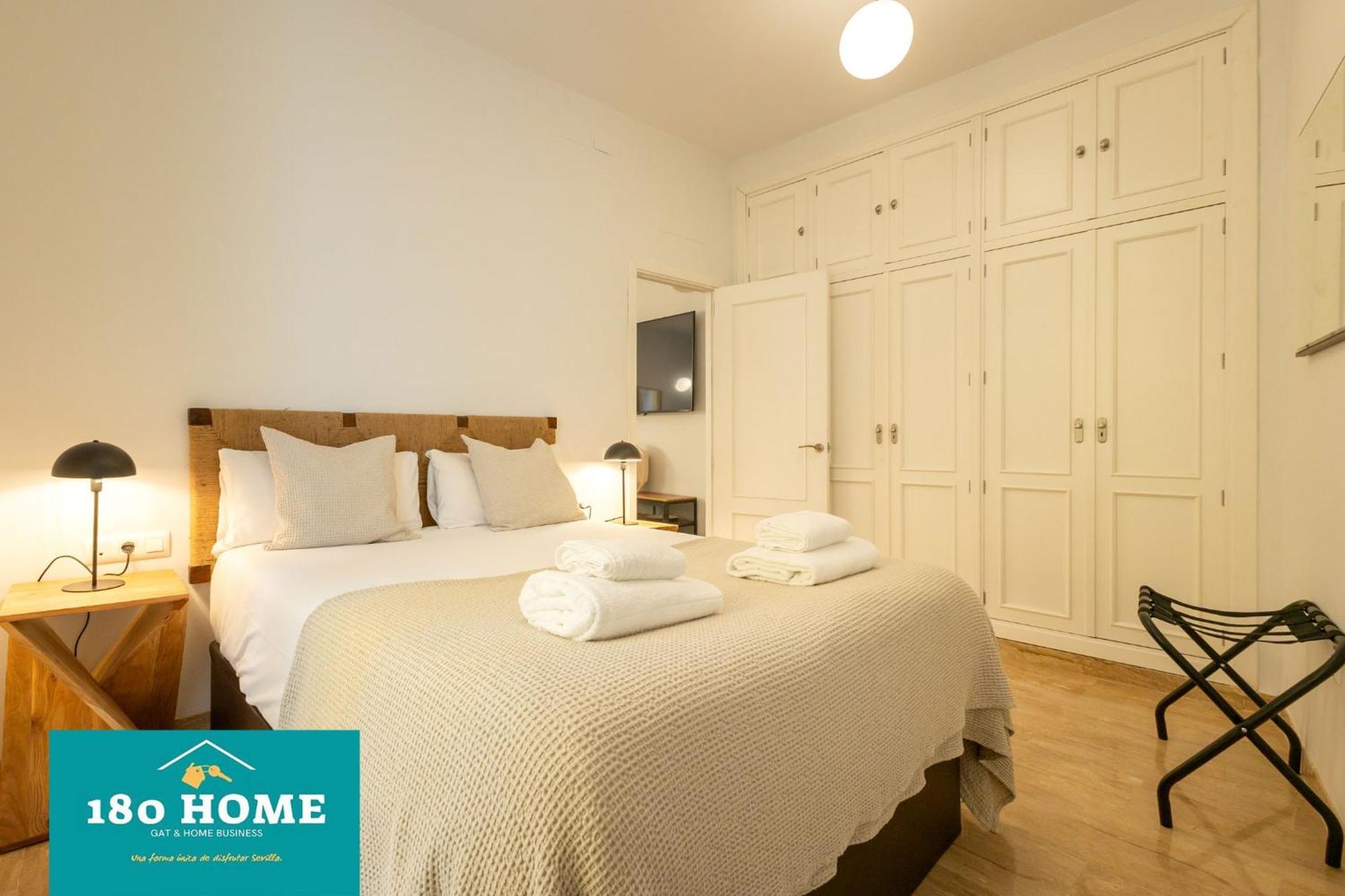 180 Home Goyeneta Luxury เซบีญา ภายนอก รูปภาพ