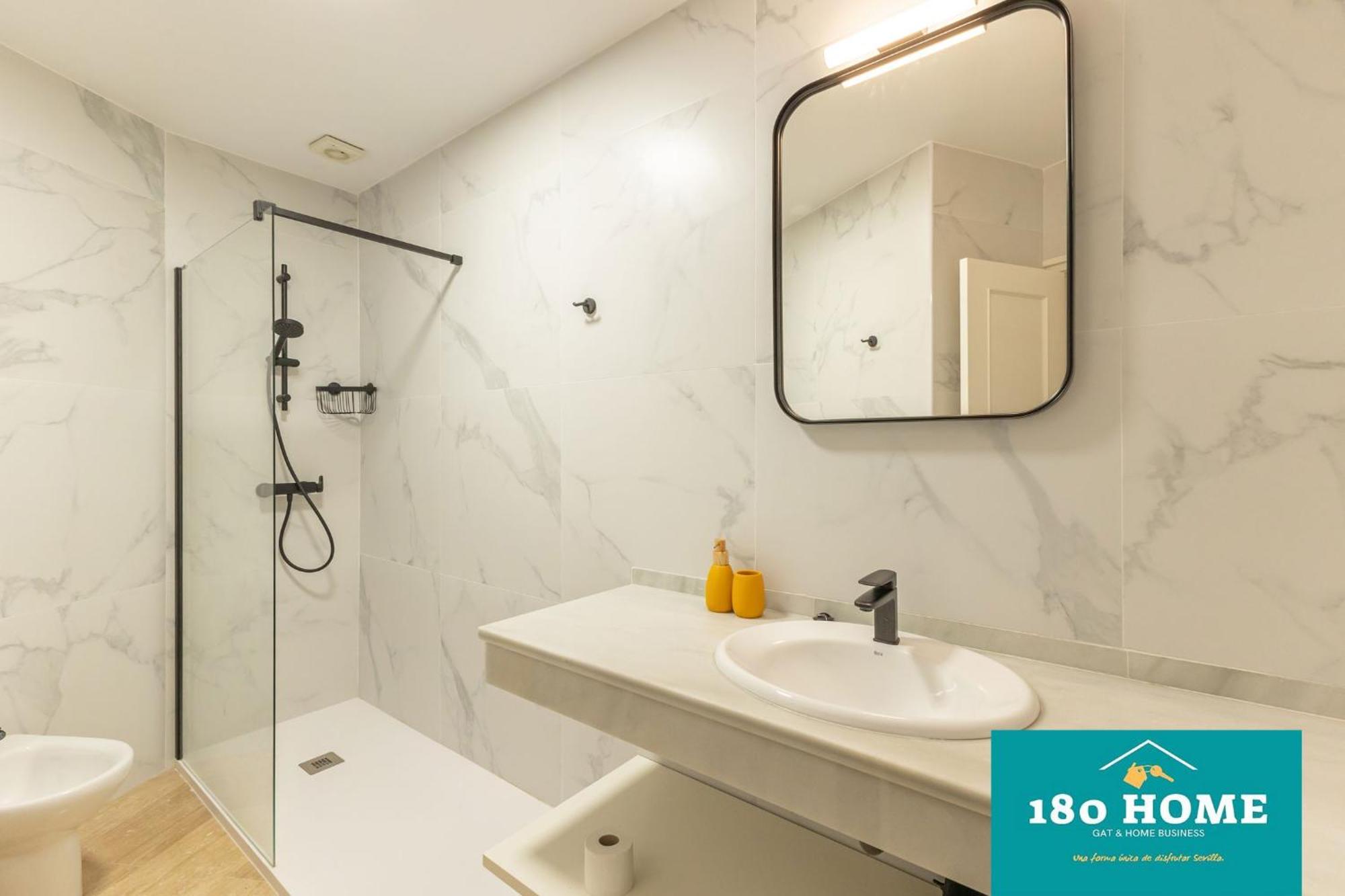180 Home Goyeneta Luxury เซบีญา ภายนอก รูปภาพ
